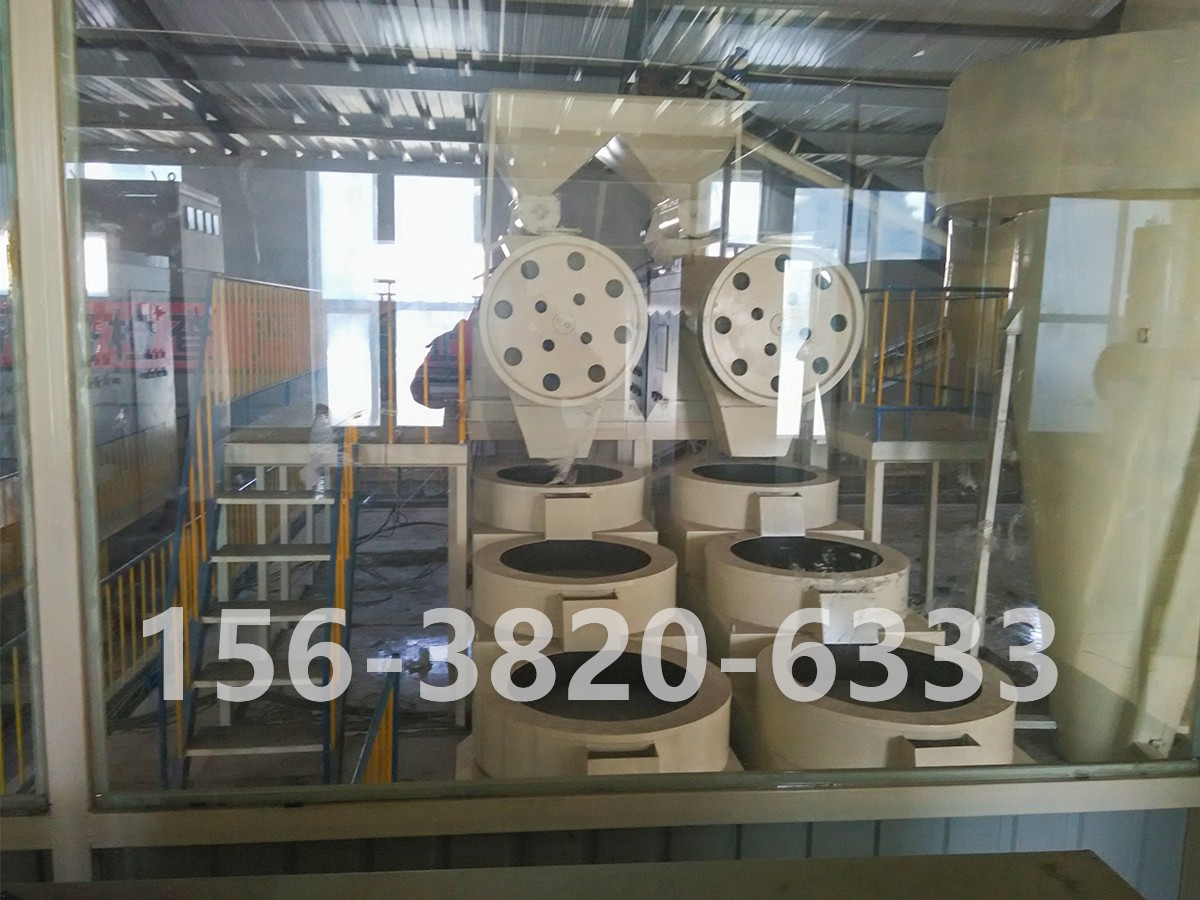新型有機(jī)肥造粒機(jī)生產(chǎn)現(xiàn)場